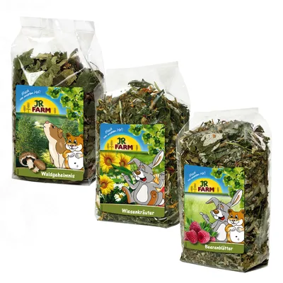 Drei JR Farm Produkte: Waldgeheimnis mit Pilzen, Wiesenkräuter mit Sonnenblumen, Beerenblätter mit Himbeeren. Frisch vom eigenen Hof.