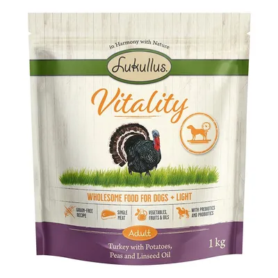 Lukullus Vitality Adult, gabonamentes receptúra pulykával, burgonyával, borsóval és lenolajjal. Zöldségekkel, gyümölcsökkel, olajokkal, prebiotikumokkal és probiotikumokkal. Súly: 1 kg.