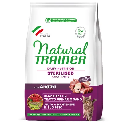 Natural Trainer Sterilised Daily Nutrition per gatti adulti da 1 anno, con anatra. Supporta vie urinarie sane e il mantenimento del peso. Prodotto in Italia con ingredienti naturali.