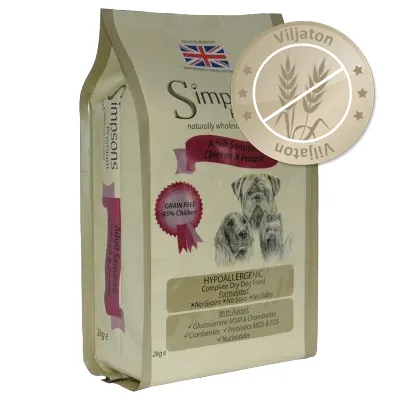 Simpsons Adult Sensitive Chicken & Potato -koiranruokapakkaus, viljaton, hypoallergeeninen. Pakkauksessa brittilippu ja teksti: GRAIN FREE +45% Chicken. Simpsons Adult Sensitive Chicken & Potato -koiranruokapakkaus, viljaton, hypoallergeeninen. Pakkauksessa brittilippu ja teksti: GRAIN FREE +45% Chicken.