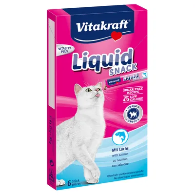 Vitakraft Liquid Snack för katt, med lax, 6 stycken. Text: Sugar free recipe, low calorie, omega 3. Ingen färg- eller konserveringsmedel. Bild på vit katt.