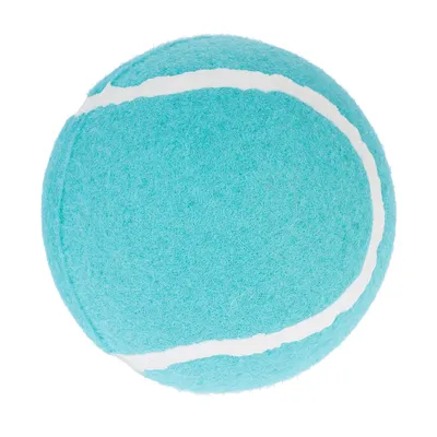 Balle de tennis en feutre bleu clair avec deux bandes blanches visibles, sans marque apparente.