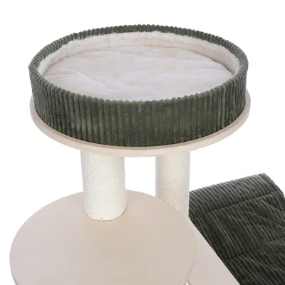 Cat tree with round lying surface made of green fabric and white plush, two sisal posts and wooden platforms.