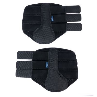 Protectores negros con cierre de velcro y material transpirable, aptos para animales. Etiqueta visible: Trixie.