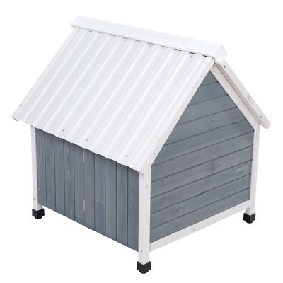 Cuccia per cani in legno grigio con tetto bianco e piedini neri, adatta per esterni.