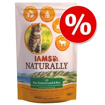 IAMS Naturally New Zealand Lamb & Rice aikuisen kissan kuivaruoka 700 g, tarjousmerkki, pakkauksessa näkyy kissa ja korostettuja ominaisuuksia englanniksi: vitamiini E, omega 3 & 6, proteiini, kuitu.