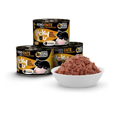 Lucky Lou Mono Anka Duck & Superfoods. Protein Power. Visas: tre burkar och en skål med våtfoder.