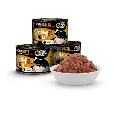 Lucky Lou Mono Ente Duck & Superfoods. Protein Power. Shown: three cans and a bowl with wet food.