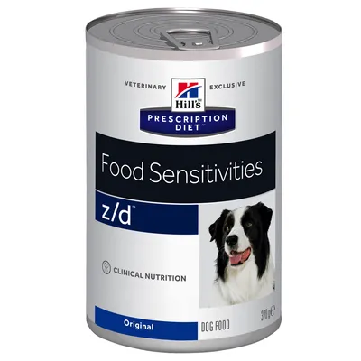 Conservă Hill's Prescription Diet Food Sensitivities z/d, Original, 370 g, pentru câini. Text vizibil: Clinical Nutrition, Dog Food. Imagine cu un câine alb-negru pe etichetă.
