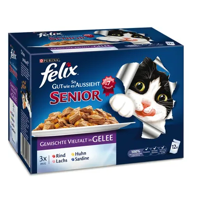 Опаковка Felix Senior за котки над 7 години, микс в желе: говеждо, сьомга, пиле, сардина. 12 броя паучове. Видими са логото Purina и текст на немски език.