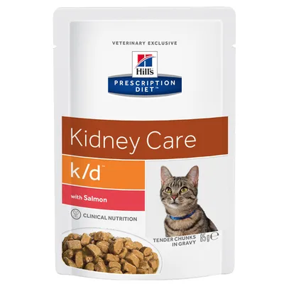 Hill's Prescription Diet Kidney Care k/d lohella, kliininen ravinto, mureat palat kastikkeessa, 85g. Kuva kissasta ja ruokapaloista.