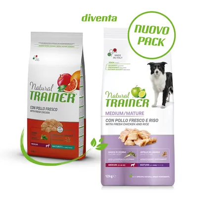 To poser Natural Trainer hundefoder. Tekst: CON POLLO FRESCO WITH FRESH CHICKEN, CON POLLO FRESCO E RISO WITH FRESH CHICKEN AND RICE, MEDIUM/MATURE, 12 kg, NUOVO PACK, MADE IN ITALY.