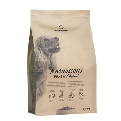 Magnussons Vuxen/Adult, 4,5 kg. Čerstvé švédské maso, pomalu pečené v troubě. Vhodné pro všechna plemena. Protein: 24 %, tuk: 12 %.