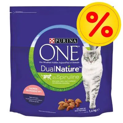 Purina ONE DualNature s obrázkem kočky, texty: Spiruline, Saumon ingrédient n°1, Mélange de deux textures, 1,4 kg. Žlutý symbol procenta v rohu.
