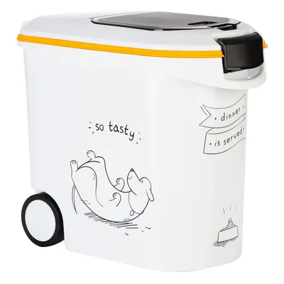 Contenitore per mangime bianco con chiusura gialla, disegno di un cane e testo 'so tasty' e 'dinner is served'. Con ruote per facile spostamento.