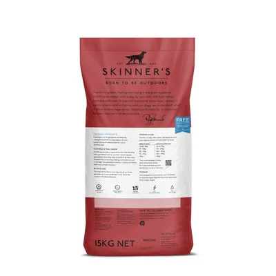 Back of Skinner's pet food bag showing feeding guide, storage instructions, 15kg net weight, and icons for recyclable packaging, nutritional information, and contact details.