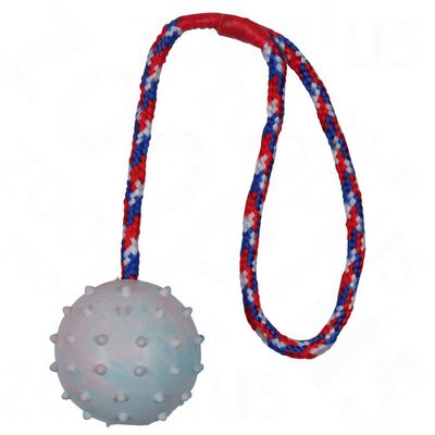 Ball mit Noppen an geflochtener rot-blau-weißer Kordel, Ball aus Kunststoff, Kordel mit rotem Griffstück
