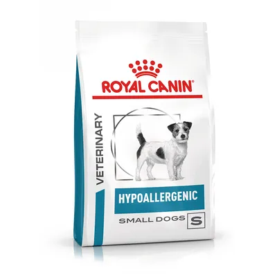 Saco de pienso Royal Canin Veterinary Hypoallergenic Small Dogs S, con imagen de perro pequeño y texto visible en inglés en el envase.