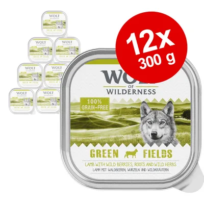 Wolf of Wilderness Green Fields, 12x300 g bakker. 100% grain-free. Lamb with wild berries, roots and wild herbs. Synlig tekst på engelsk og tysk.