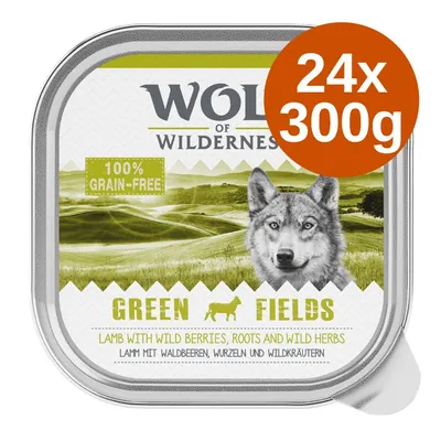Wolf of Wilderness Green Fields, 24×300 g, 100% grain-free, lamb with wild berries, roots and wild herbs. Napisy także po niemiecku: Lamm mit Waldbeeren, Wurzeln und Wildkräutern.
