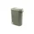 Grande contenitore verde in plastica con coperchio e due rotelle, adatto per conservare crocchette o altre provviste. Grande contenitore verde in plastica con coperchio e due rotelle, adatto per conservare crocchette o altre provviste.