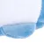 Close-up van wit en blauw pluchemateriaal, mogelijk onderdeel van een speelgoed of accessoire.