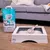 Litière pour chat Sanicat Clumping White, sac de 8 L avec texte « Oxygen Control », bac à litière en bois clair et pelle Sanicat posée sur la litière.