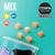 Cosma Pure Love Snackies Mix, cubes de friandises visibles, illustrations poulet, poisson et une autre viande, texte 'MINIS FLAVOUR MIX' sur l’emballage partiellement visible.