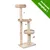 Arbre à chat beige avec trois plateformes en corde et osier, deux jouets suspendus. Bandeau vert en haut à droite : Exclusivité zooplus !
