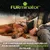 FURminator outil de toilettage utilisé sur le chien. Texte : Aide à répartir les huiles naturelles et favorise la santé ainsi que la brillance du pelage. FURminator outil de toilettage utilisé sur le chien. Texte : Aide à répartir les huiles naturelles et favorise la santé ainsi que la brillance du pelage.