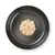 Portion de nourriture humide pour animaux, aspect effiloché, servie sur une assiette grise. Aucun emballage ni marque visible.