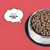 Futternapf mit braunen Kroketten und Text: So sind die Kroketten von Nutriplus Lamm.
