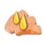 Filetes de salmón crudo con dos gotas grandes de aceite amarillo encima, indicando presencia de aceite de salmón como ingrediente visible.