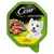 Cesar Gartenvielfalt mit Huhn und buntem Gemüse. Verpackung zeigt Fleischstücke, Karotten und Paprika sowie einen weissen Hund.