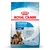 Pachet Royal Canin Starter Mother & Babydog Maxi, 1–2 months/mois, adult weight 26–44 kg. Imagine cu câine adult și pui. Text vizibil în engleză și franceză.