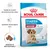 Sachet Royal Canin Starter Mother & Babydog Medium 1–2 months, soutien de la santé de la chienne et des chiots, système immunitaire fort, croquette réhydratable, illustration chiens.