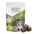 Wolf of Wilderness Wild Bites Green Fields, graanvrije snack. Afbeelding van verpakking met wolvenkop en drie bruine blokjes hondensnack zichtbaar naast de zak.