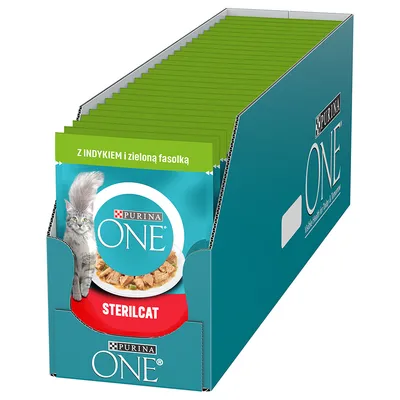 Purina ONE Sterilcat, z indykiem i zieloną fasolką, opakowanie saszetek karmy dla kotów. Widoczna grafika kota i miski z jedzeniem na froncie.