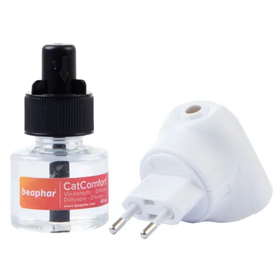 Beaphar CatComfort párologtató utántöltő palackkal, 48 ml. Elektromos diffúzor macskáknak nyugtatásra.