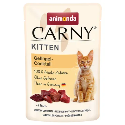 Animonda Carny Kitten Geflügel-Cocktail. 100% frische Zutaten, Ohne Getreide, Made in Germany. Опаковка с изображение на коте и парчета месо. Текстът е на немски.