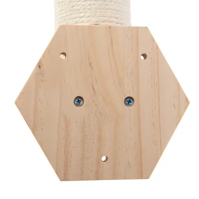Placa de madera hexagonal con dos tornillos y una cuerda de sisal, apta para montaje de rascadores.