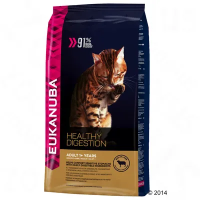 Sac Eukanuba Healthy Digestion pour chat adulte 1+ an, mention 91 %, riche en agneau, aide à la digestion sensible avec ingrédients faciles à digérer. Chat tigré visible sur l’emballage.
