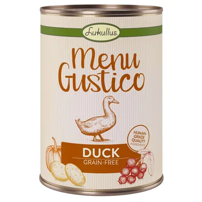 Lukullus Menu Gustico, ankka, viljaton, ihmisravinnoksi kelpaavat ainesosat. Kuvitus: ankka, perunat, kurpitsa ja punaiset marjat.