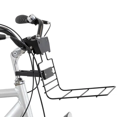 Support en métal noir fixé au guidon d’un vélo, structure grillagée sans panier ni accessoires visibles.