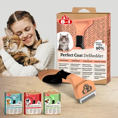 8in1 Perfect Coat DeShedding-Bürste für Katzen. Entfernt lose Haare und Unterwolle, reduziert Haarverlust um bis zu 90%. Verpackung und Bürste sichtbar.