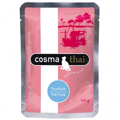 Bustina Cosma Thai Thunfisch Thai Tuna 100 g, scritta 'exotisch leicht', illustrazione rosa con palme e barca. Testo in tedesco e inglese visibile sulla confezione.