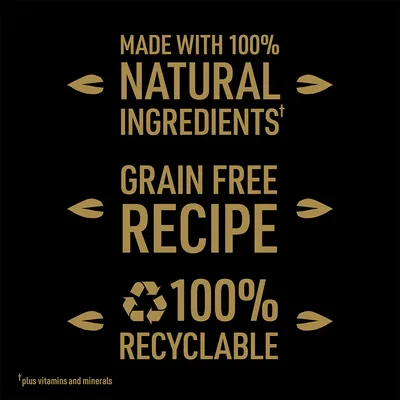 Teksti englanniksi: Made with 100% natural ingredients†, grain free recipe, 100% recyclable. Alareunassa: †plus vitamins and minerals.