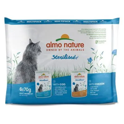 Almo Nature Sterilised multipack kattenvoer, 6x70g. Varianten: met kabeljauw en met kip. Voor volwassen, gesteriliseerde katten. Merknaam en productinformatie zichtbaar op verpakking.