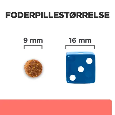 Foderpillestørrelse: foderpille 9 mm ved siden af blå terning 16 mm til størrelsessammenligning. Tekst: FODERPILLESTØRRELSE, 9 mm, 16 mm.