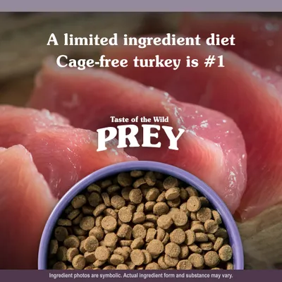 Taste of the Wild PREY. A limited ingredient diet. Cage-free turkey is #1. (teksti englanniksi) Kuvassa nappuloita ja kalkkunanlihaa.